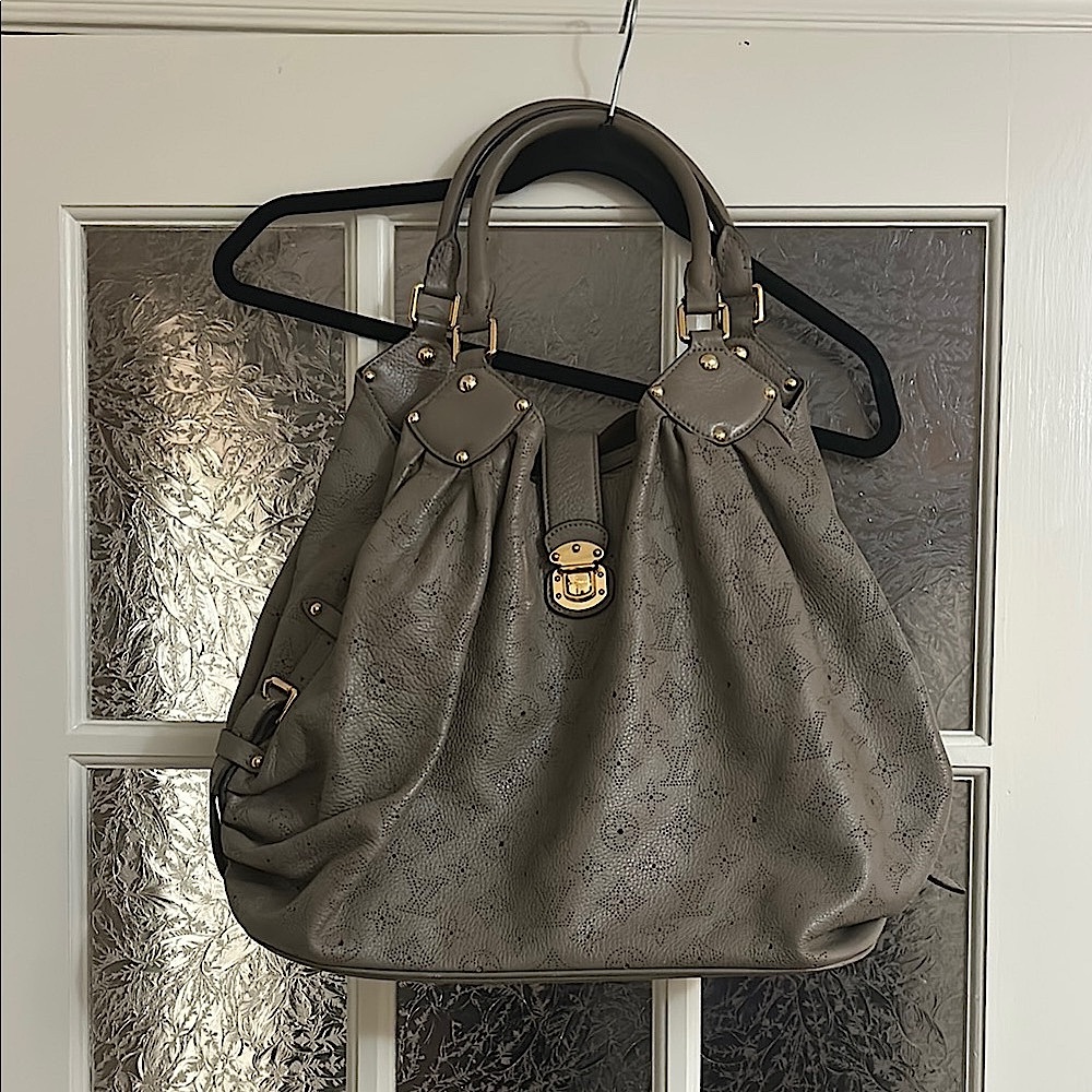 Louis Vuitton XL Mahina hobo bag